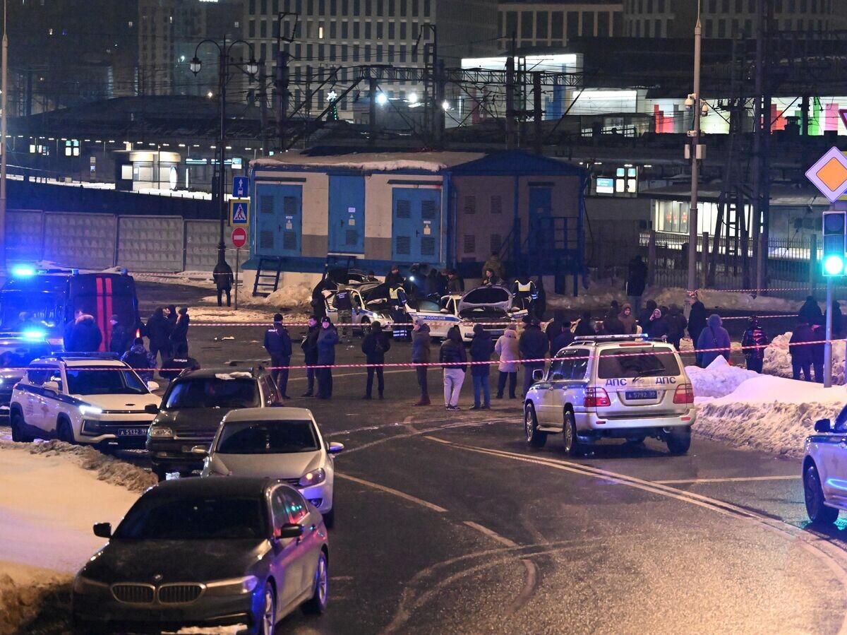    Взрыв автомобиля на площади Савеловского вокзала | © РИА Новости / Алексей Майшев