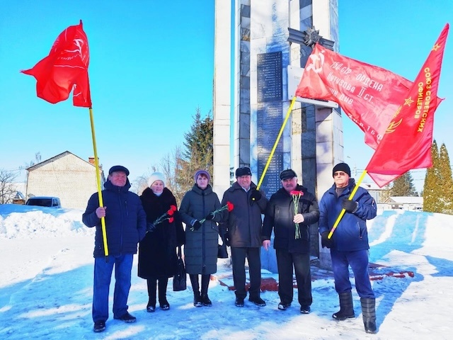 День Советской Армии коммунисты отметили в районах области