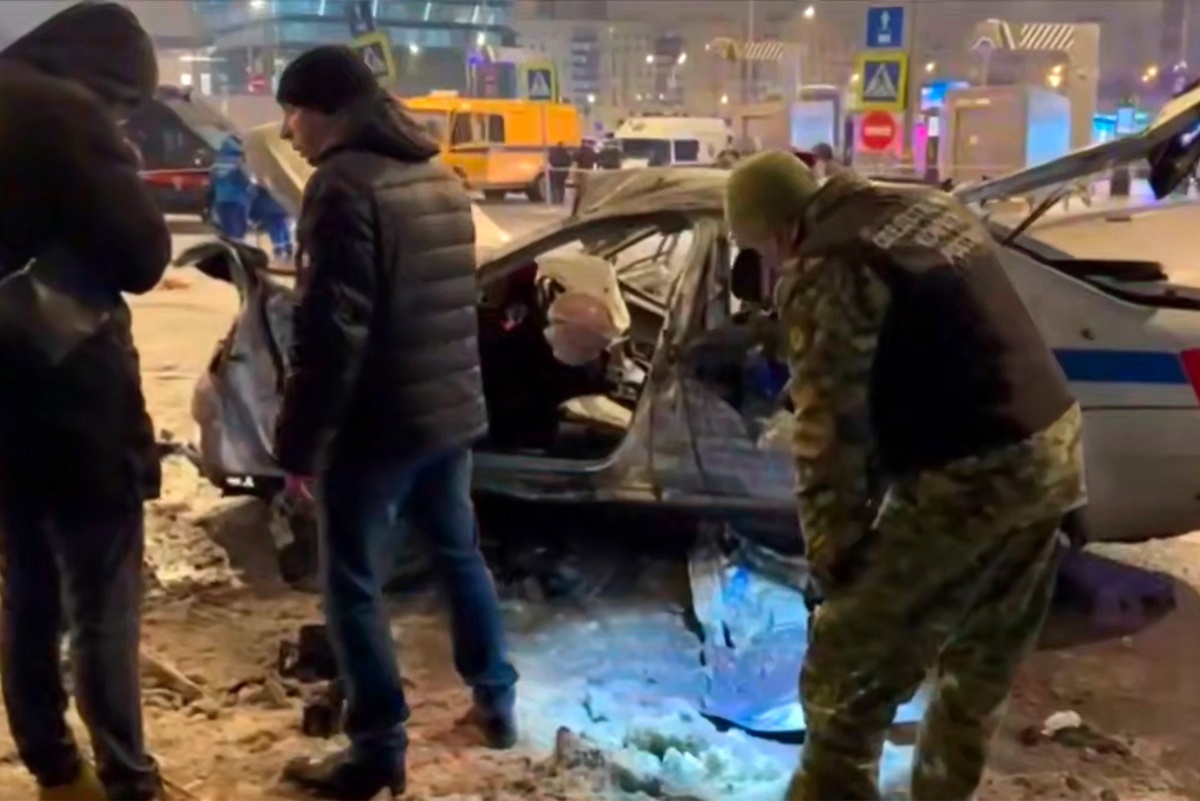    В результате проведенных следственно-оперативный действий удалось установить личность взорвавшего полицейский автомобиль./СК РФ