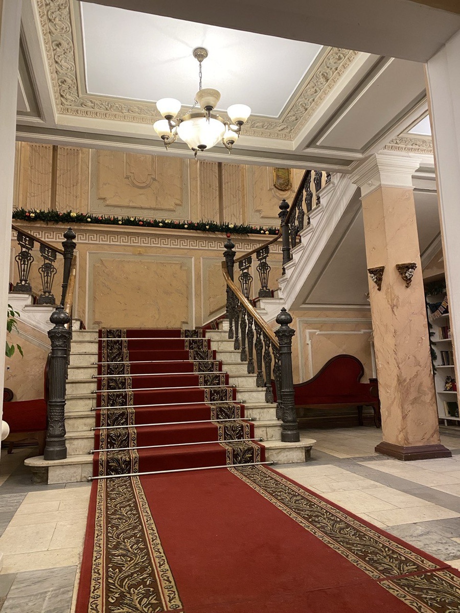 Парадная лестница
