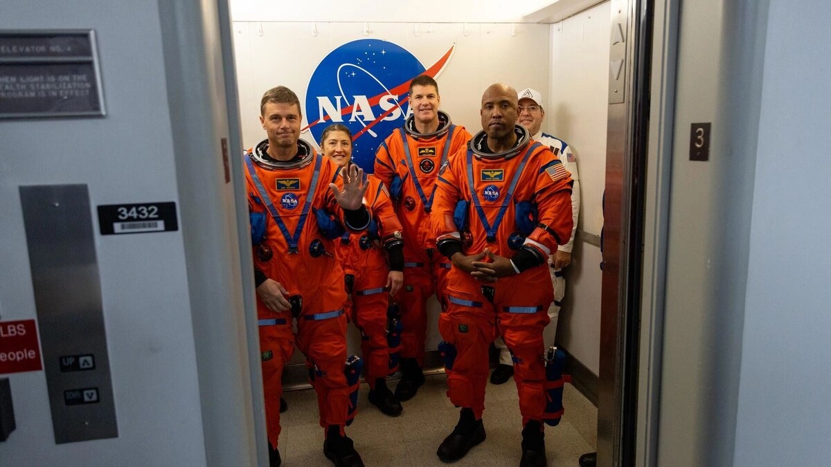    NASA во второй раз отменила полет к Луне   NASA/Glenn Benson