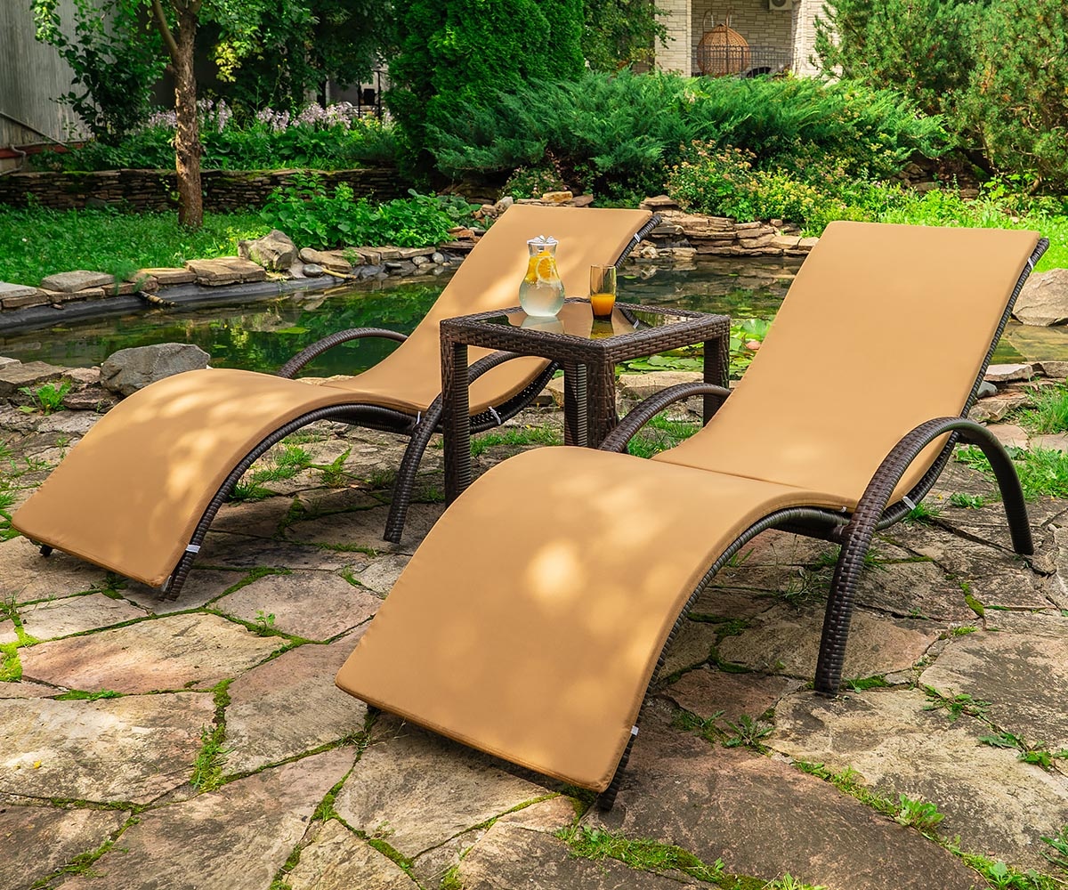 Комплект лежаков (шезлонгов) анатомических из искусственного ротанга Изи Дуэт