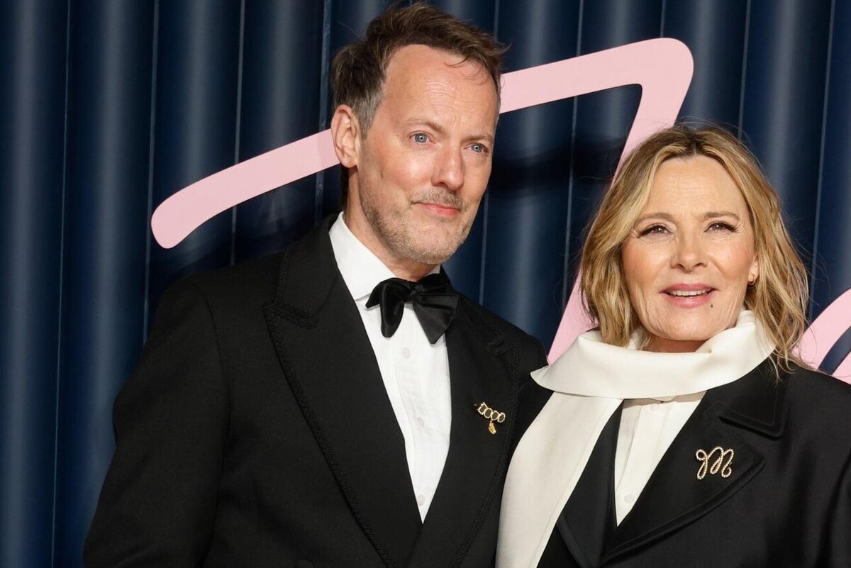    Ким Кэттролл показалась на мероприятии с Расселом Томасом LEGION-MEDIA