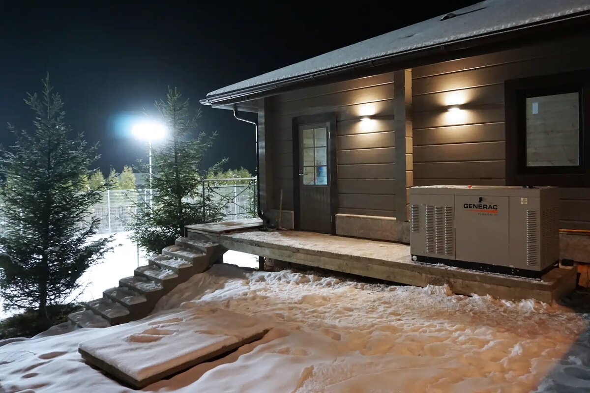 Установка газового генератора Generac в загородном доме 
