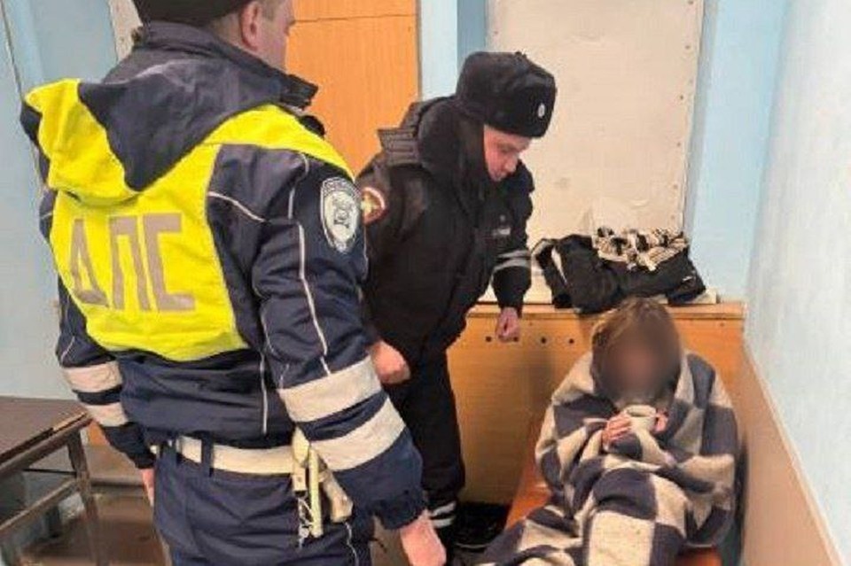    Школьница ходила на кладбище. Фото: Госавтоинспекция Свердловской области