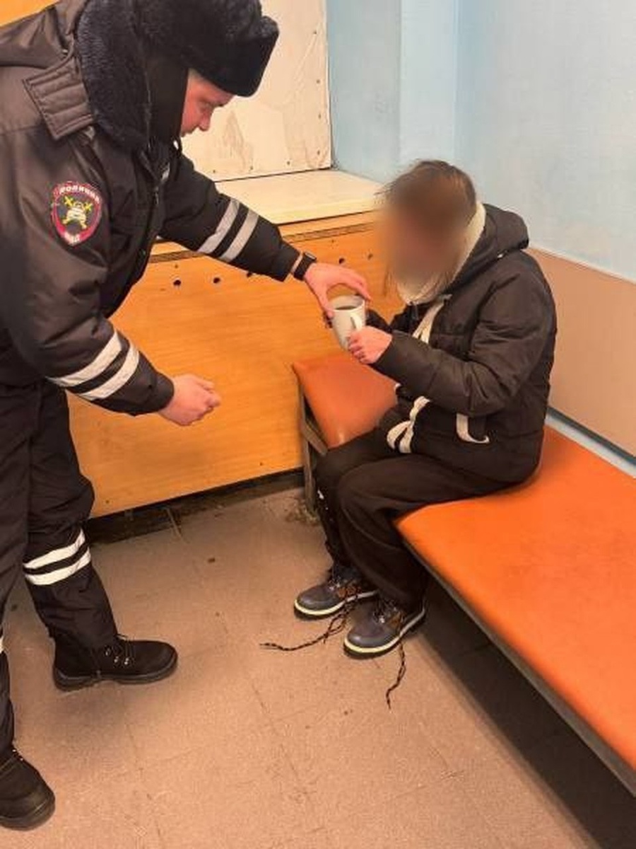    Девочка была легко одета. Фото: Госавтоинспекция Свердловской области