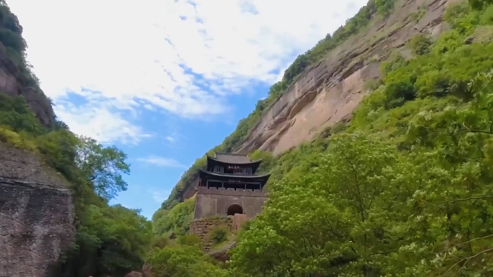 ФОТО: Кадр из программы "Невероятно интересные истории", РЕН ТВ