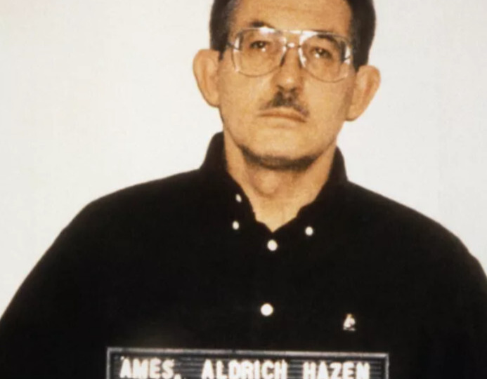 Самый дорогой крот в истории: как пьющий клерк из ЦРУ продал американскую разведку оптом