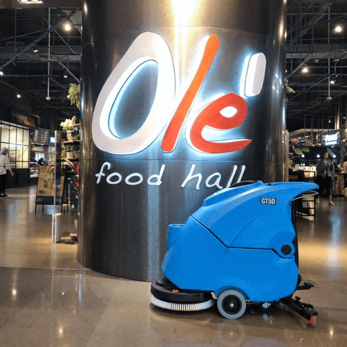 Поломоченая машина для ТЦ