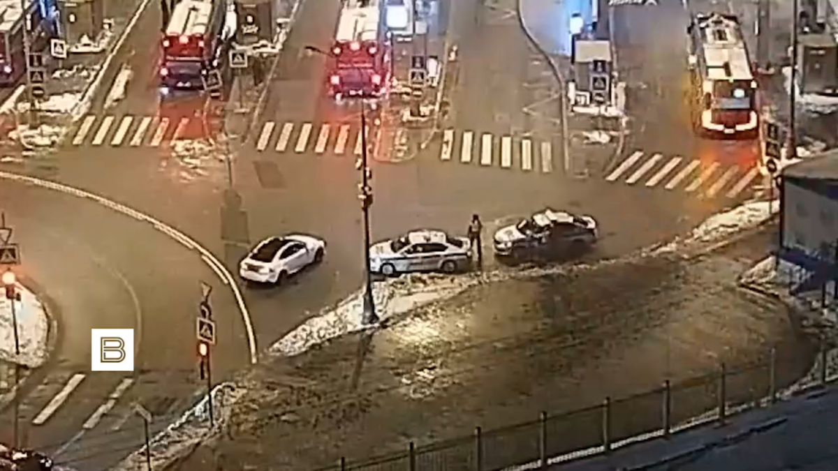    Момент взрыва машины ДПС возле Савеловского вокзала в Москве