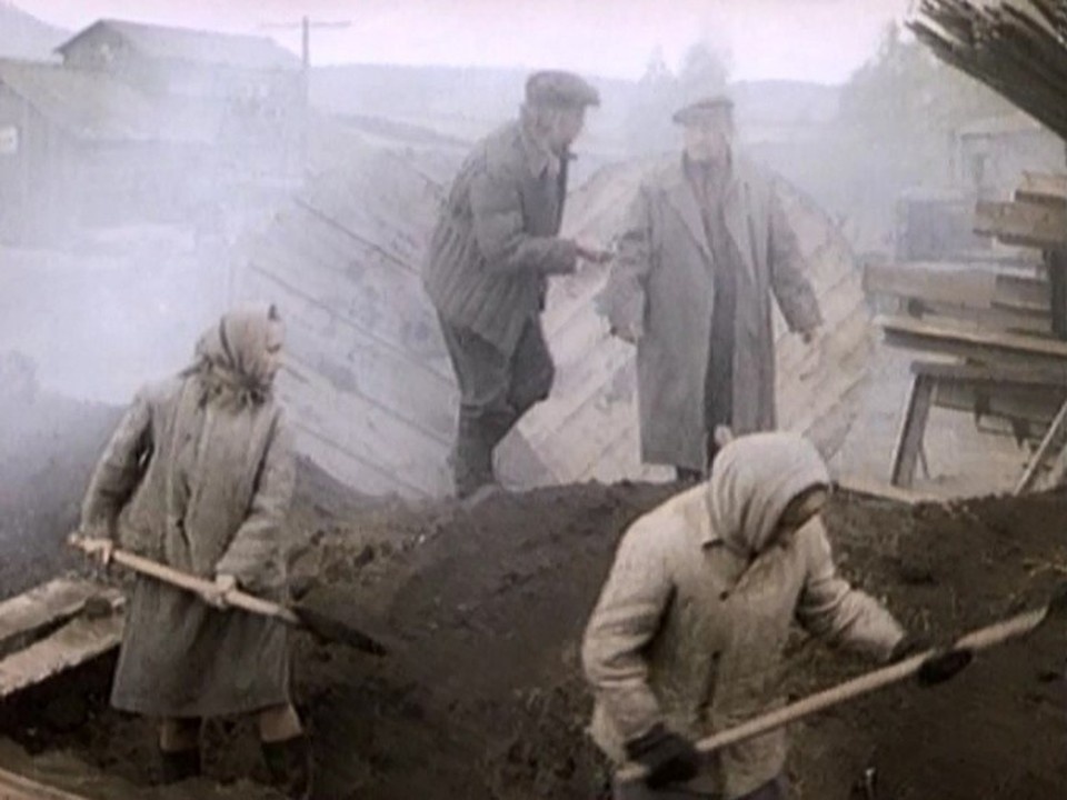    Кадр из фильма "Вечный зов". Сибирь, Шантара, на строительстве завода. Фото - кадр из фильма "Вечный зов".