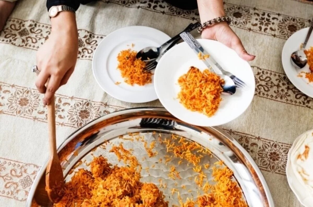    Большую нагрузку плотной едой лучше сразу не создавать.