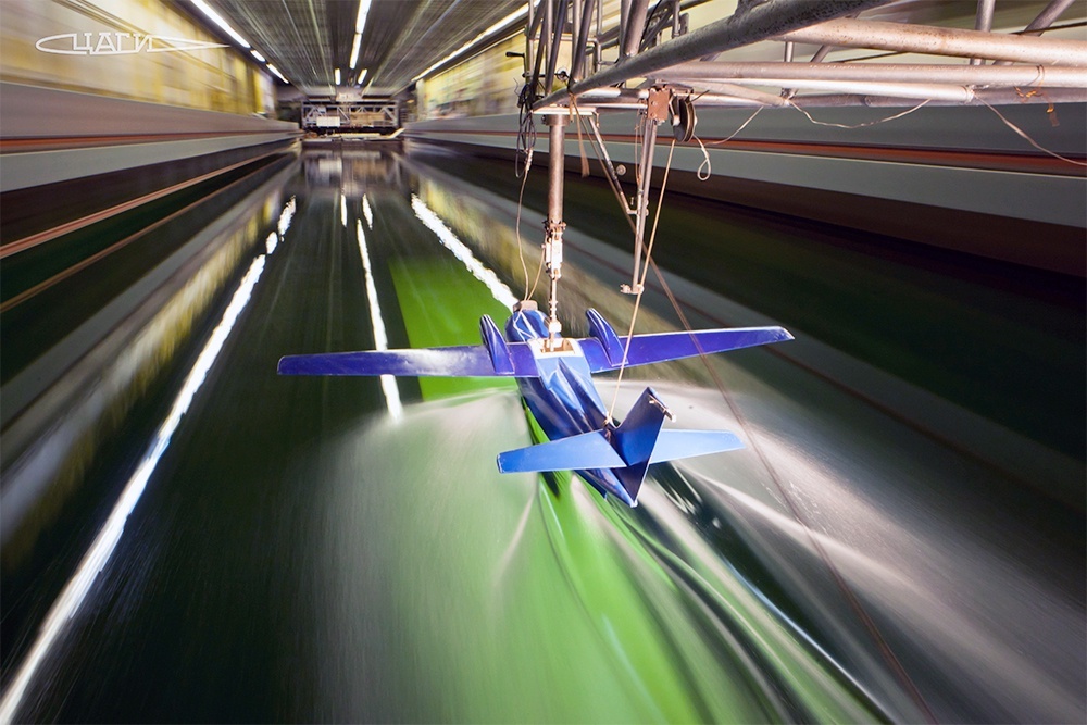    В гидроканале ЦАГИ идут исследования тематической модели 15-местного регионального самолета-амфибии. / Фото: Архив ЦАГИ