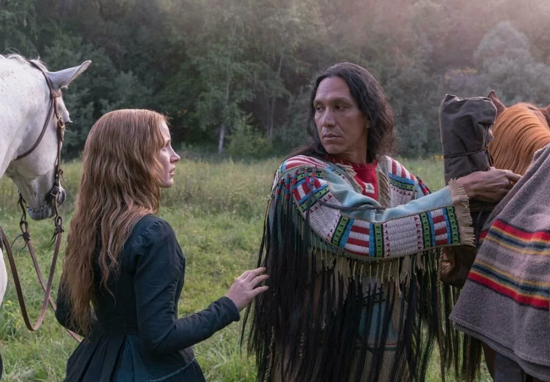 Кадр из фильма «Женщина, идущая впереди»