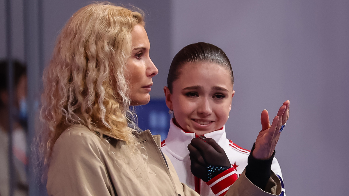    Этери Тутберидзе и Камила Валиева. Фото: Валерий Звонарев / КП