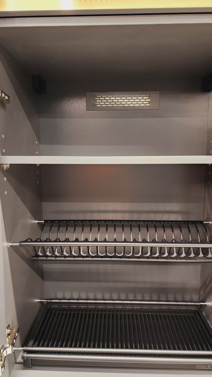 Вентиляционная решетка в шкафу с сушилкой для посуды от Лиговмебель