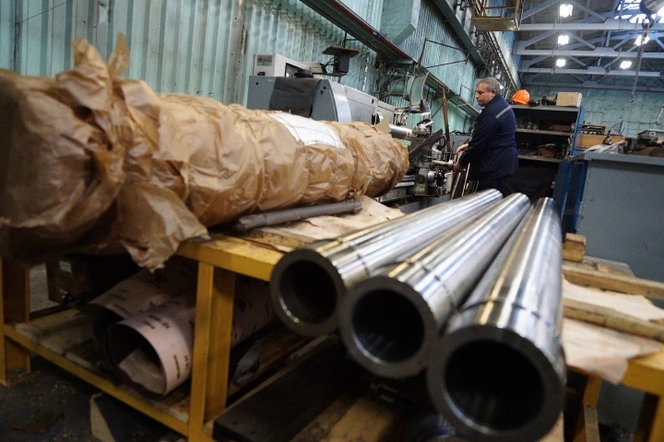    В список попали также почти 300 компаний и физических лиц. Алексей БУЛАТОВ