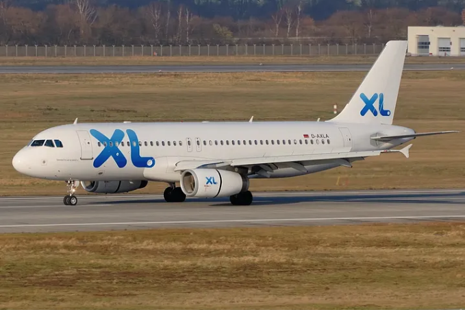 Еще одна фотография разбившегося самолета, который теперь зарегистрирован под номером D-AXLA и окрашен в ливрею XL Airways Germany. (Кристоф Лангер)