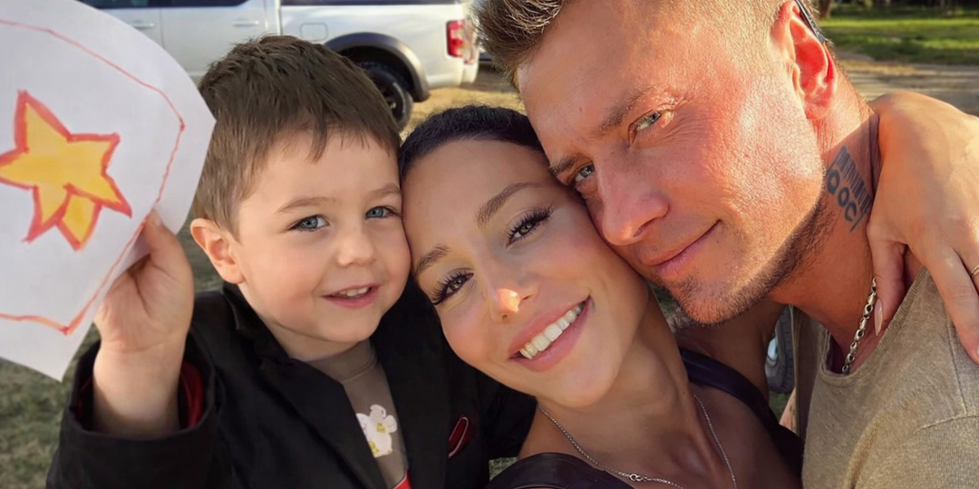 "Надел пиджак, выучил стихи": двухлетний сын Прилучного растрогал папу до слёз