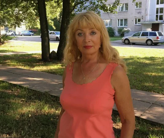 Свекровь (65 лет) решила, что мой кот «плохо пахнет», и попыталась выставить его на лестницу, пока меня не было. Соседка вовремя вмешалась