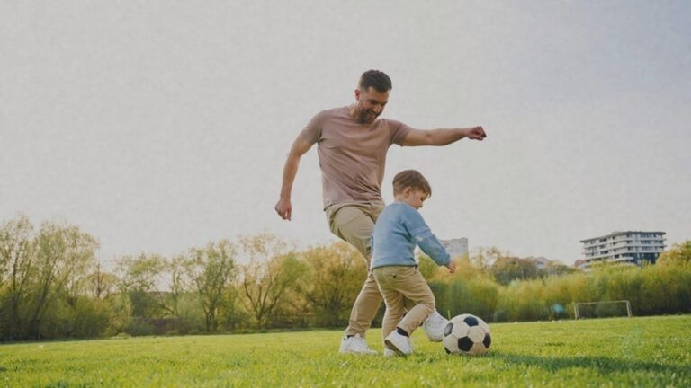    Иллюстрация к материалу: Папины игры: как они развивают уверенность, интеллект и самоконтроль у ребёнка