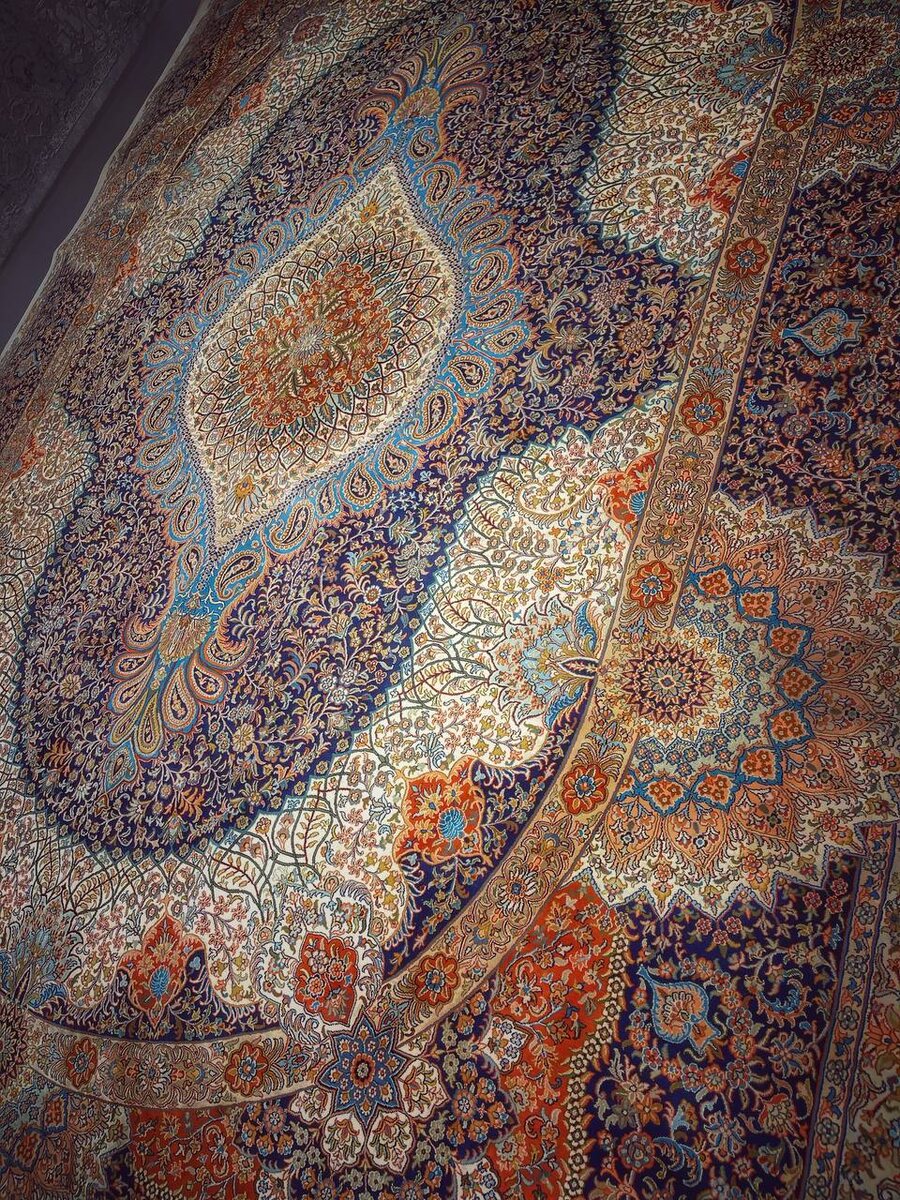 Шелковый ковер 