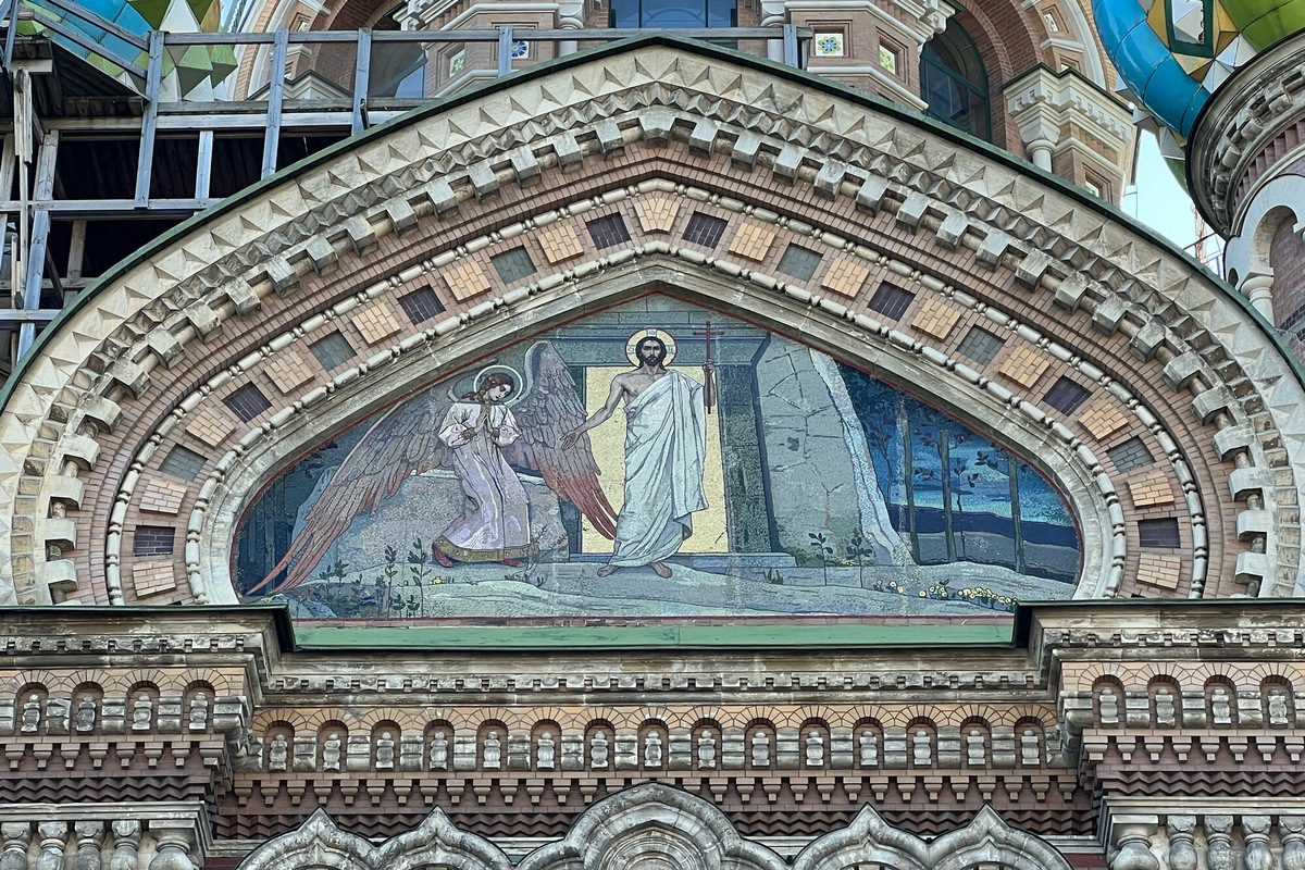 Изображений Иисуса очень много в храме. Так автор намекал на святость Александра II, практически мученичество и возможное перерождение. Фото: Виктория Бабанова