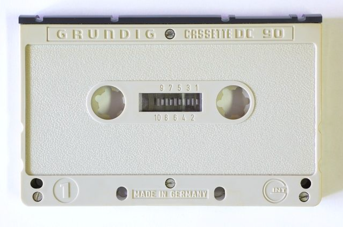 Кассета DC-International фирмы Grundig