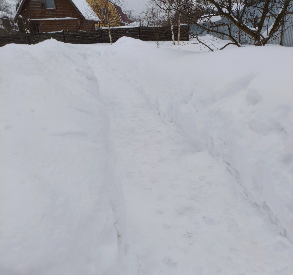 Ватрушечная трасса всего порядка 40 метров длиной.