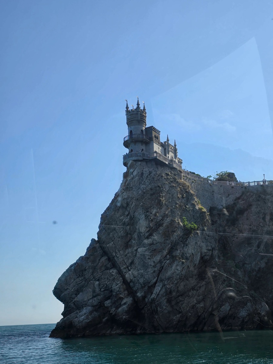 Замок «Ласточкино гнездо» в Крыму.