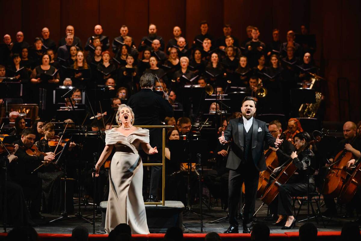    Надежда Павлова и Давид Есаян в «Травиате» © Никита Чунтомов