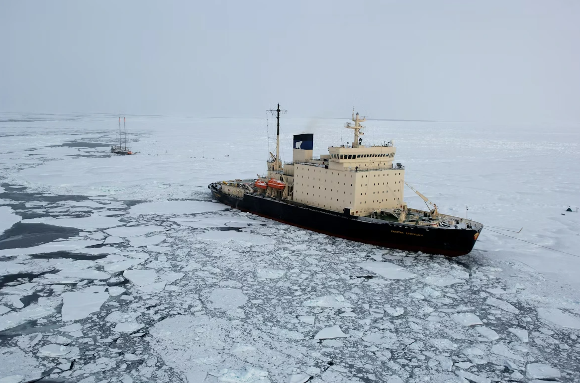 Фото: Ледокол “Капитан Драницын”