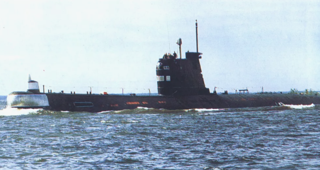 Подводная лодка 641 проекта в море. Фото: war-book.ru