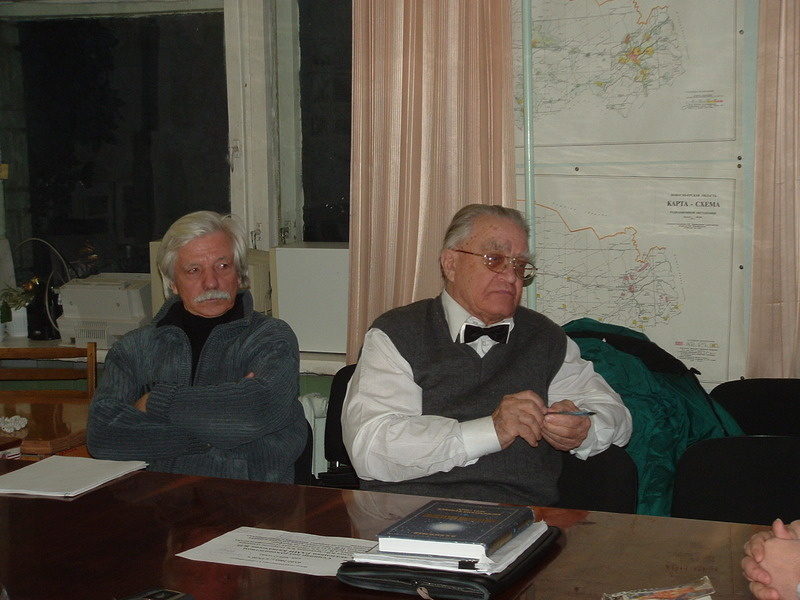 А.Н. Дмитриев и В.П. Казначеев на семинаре по гелиофизике. Источник: alexeydmitriev.ru