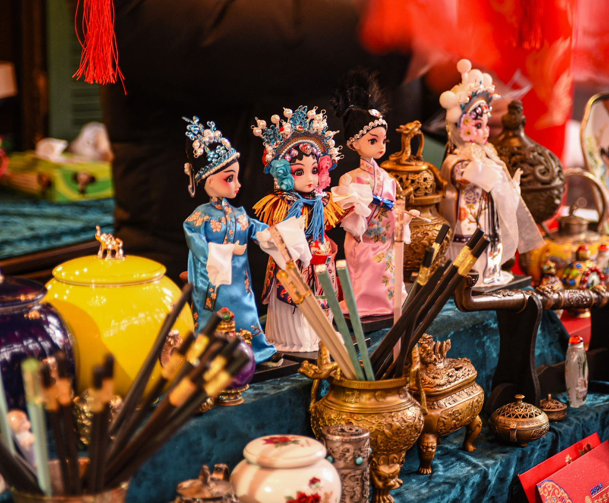 такие сувениры можно прикупить на прилавках фестиваля