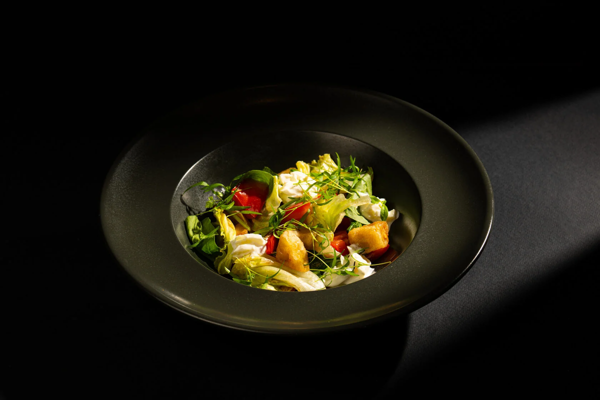 Салат с хрустящими баклажанами. Меню Cocos Collection