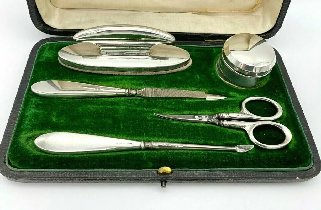 Маникюрный набор XIX века