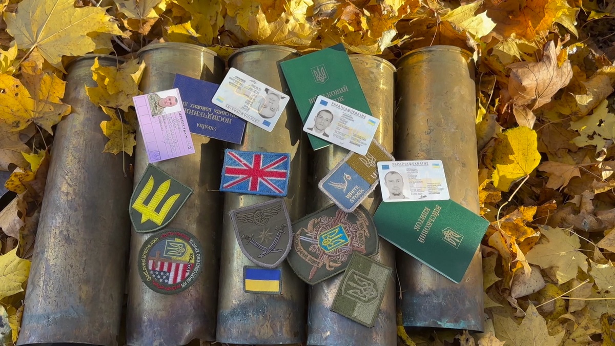    Украина военный ВСУ, мясной штурм документы трофеи нашивки наемники