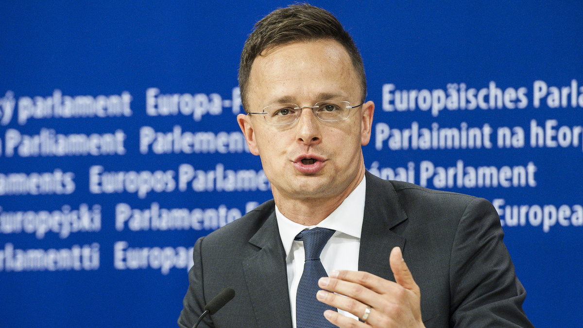    Петер Сийярто / GLP