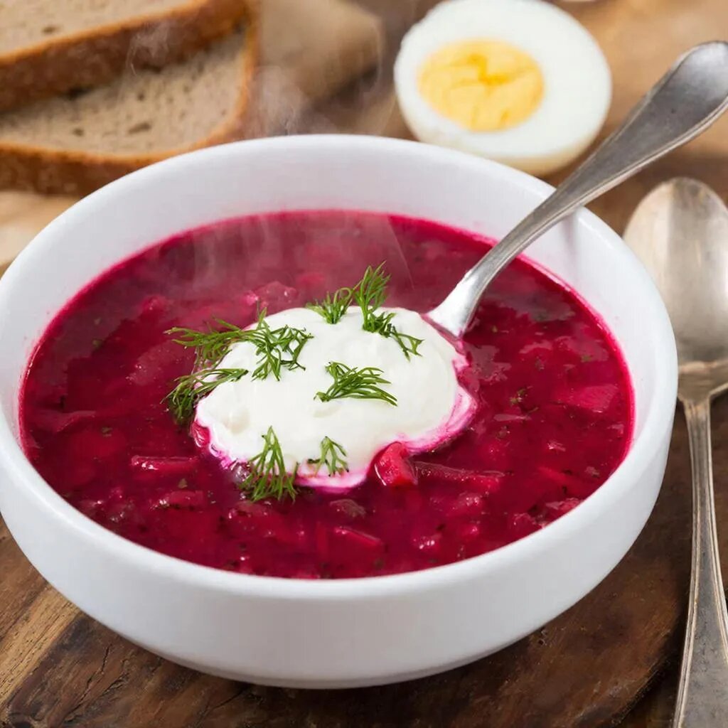 Рецепт «Свекольник на курином бульоне»: Летний суп, который согревает зимой.