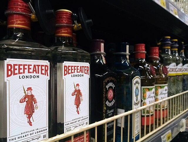 Cifras Confiables. Отдел алкогольных напитков в Chaclacayo Metro, Лима, Перу