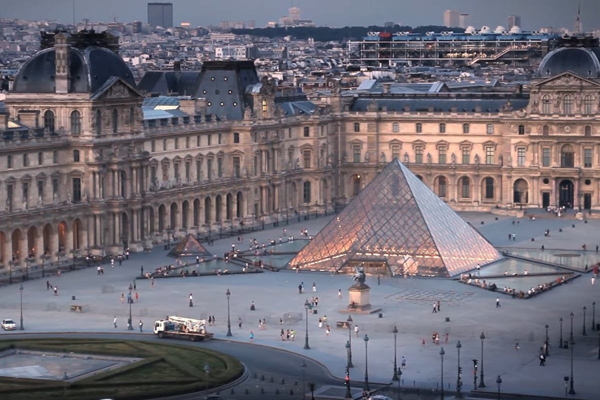   скриншот из видео "Welcome to the Louvre - Bienvenue au Louvre - Musée du Louvre" с канала "Musée du Louvre"