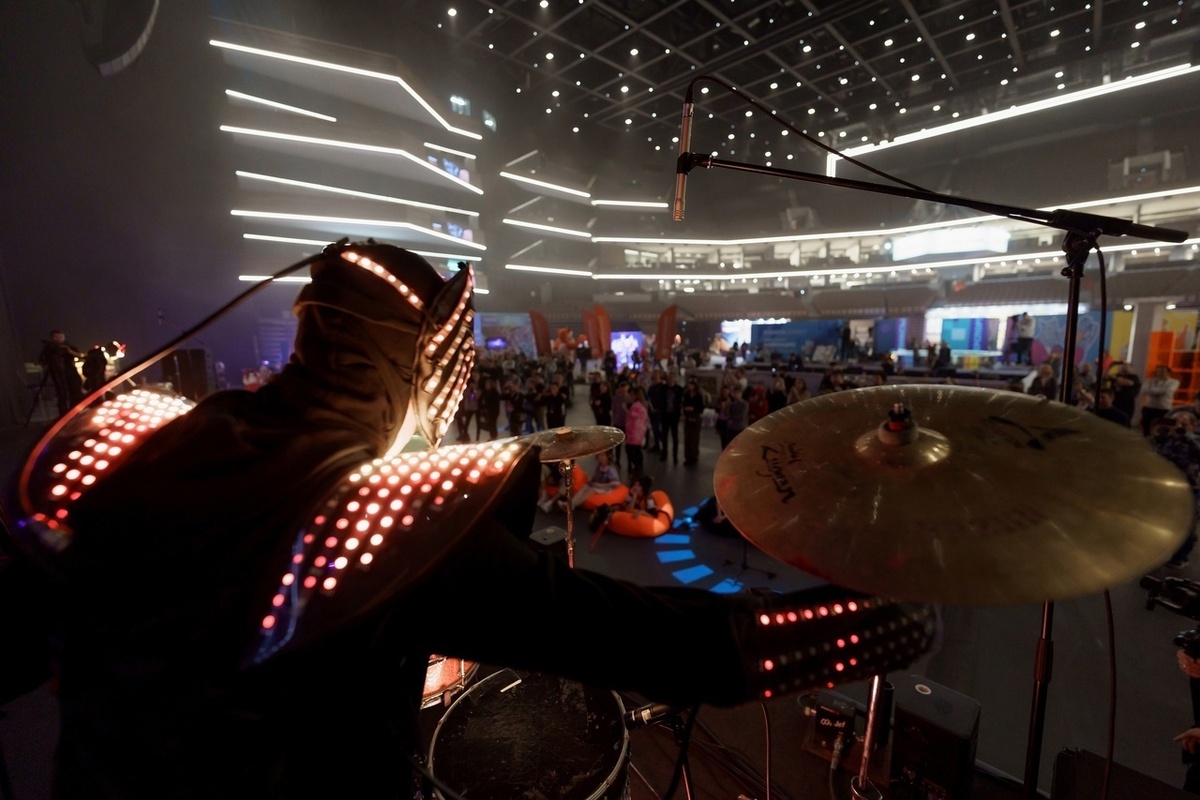 Шоу барабанщиков LAS VENTURAS на RUSSIAN FAN FEST