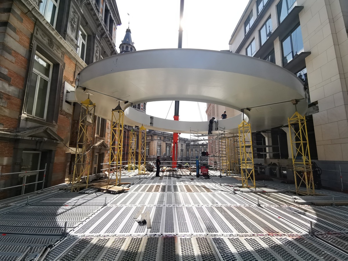 Процесс строительства моста Тондо