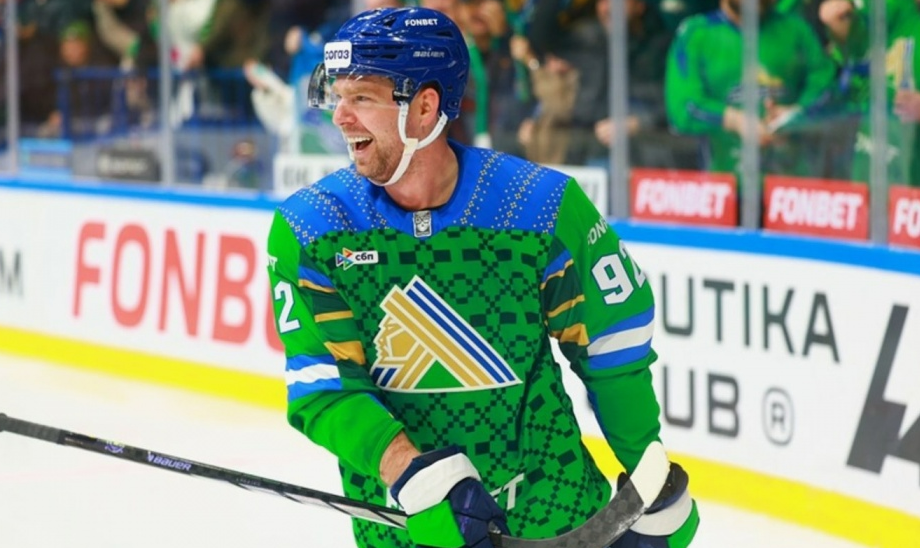 Евгений Кузнецов играет за "Салават" как в лучшие годы. Фото: соцсети