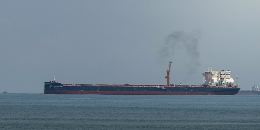 Условия труда, зарплата на двухтопливных судах мирового флота: ожидания и реальность