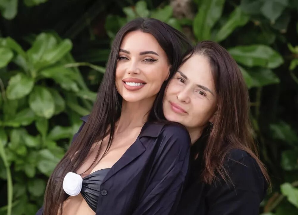    Мама Оксаны Самойловой сделала пластику в Дубае: подробности