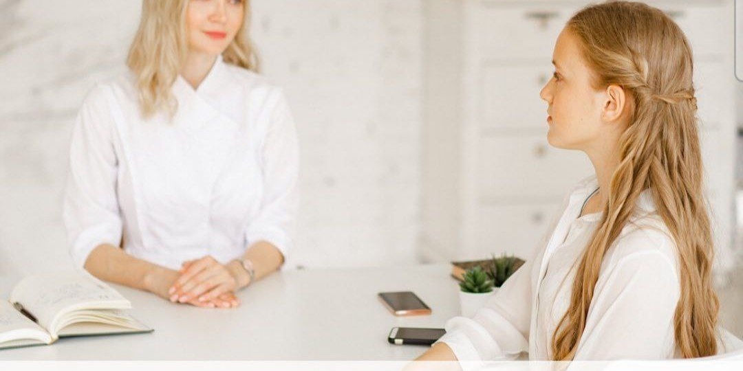 Первый поход к гинекологу: как не напугать дочь (и себя) на всю жизнь?