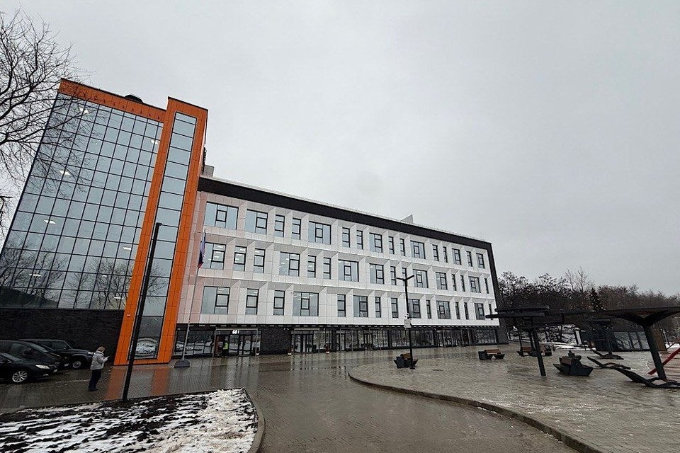    Участие в олимпиаде «Я - профессионал» помогло студентке развить новые компетенции и получить стажировку в молодежном центре «30/09». Фото: ТГ/Пушилин