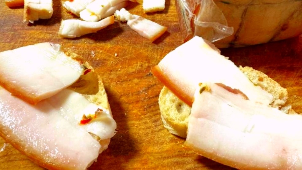 Сало нравится не только людям